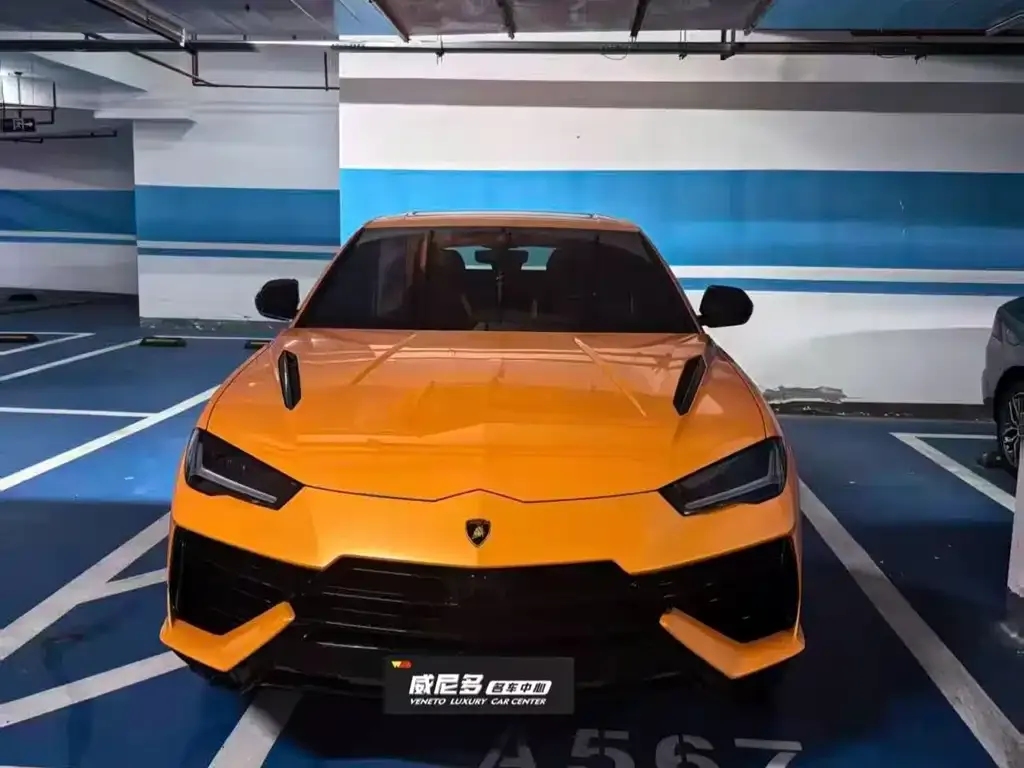Lamborghini Urus — фото 1