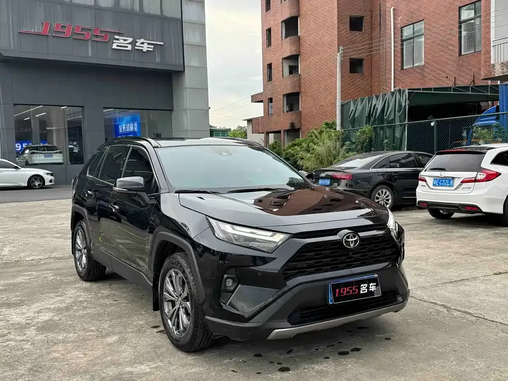 Toyota RAV4 — фото 5