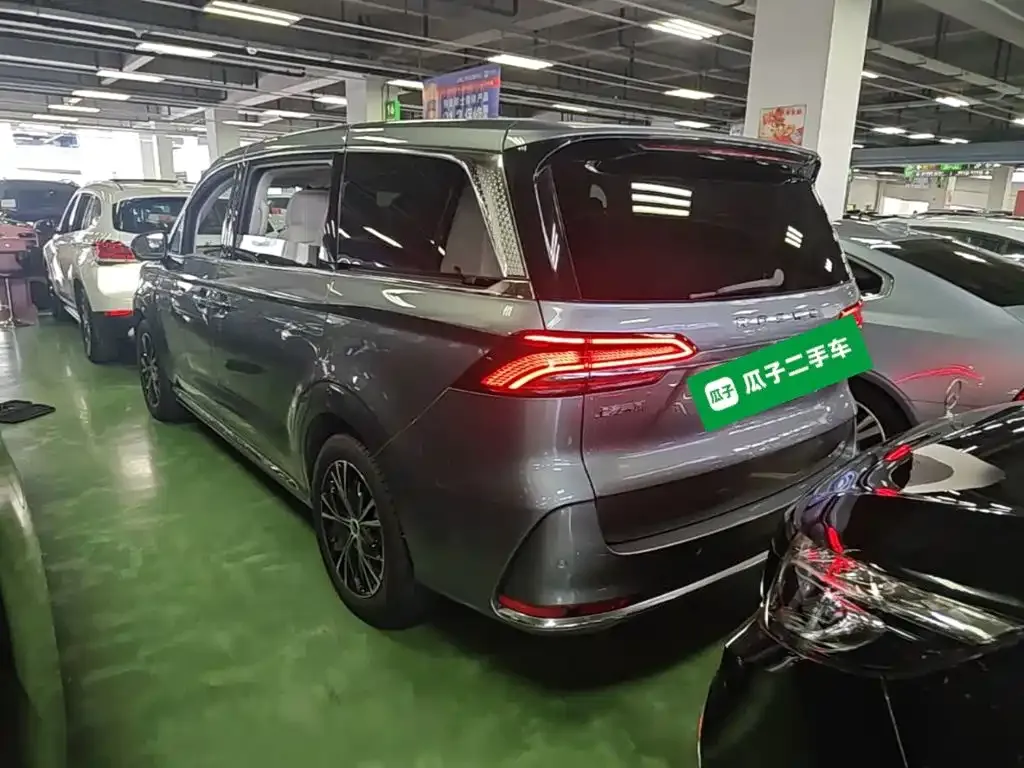 Roewe iMAX8 — фото 8