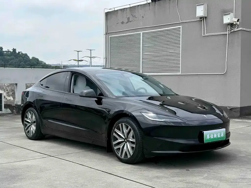 Tesla Model 3 — фото 3