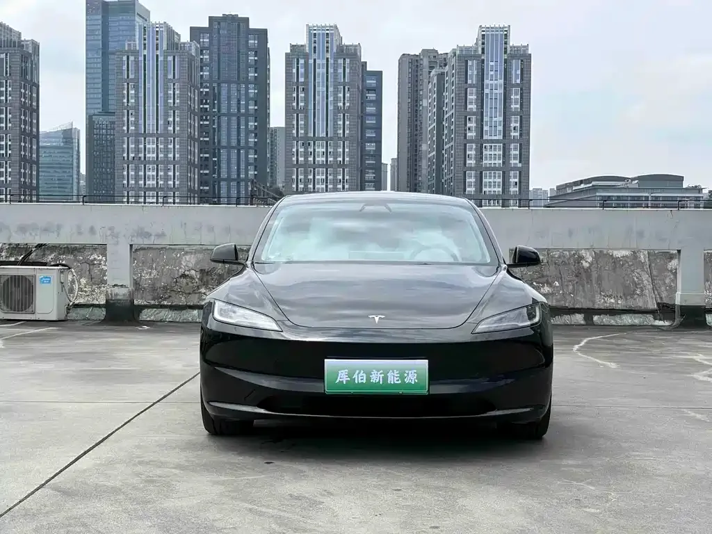 Tesla Model 3 — фото 4