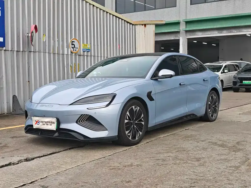 BYD Seal — фото 1