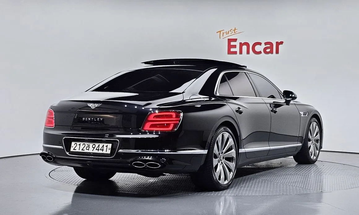 Bentley Flying Spur — фото 5