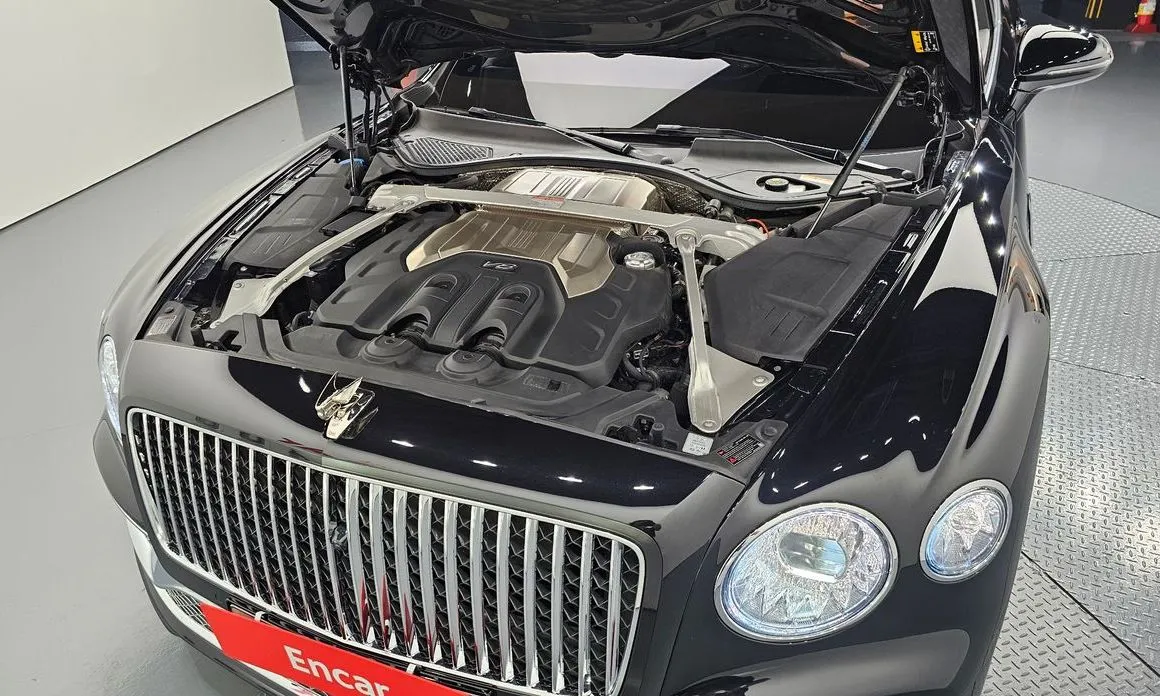 Bentley Flying Spur — фото 9