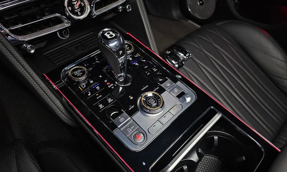 Bentley Flying Spur — фото 8