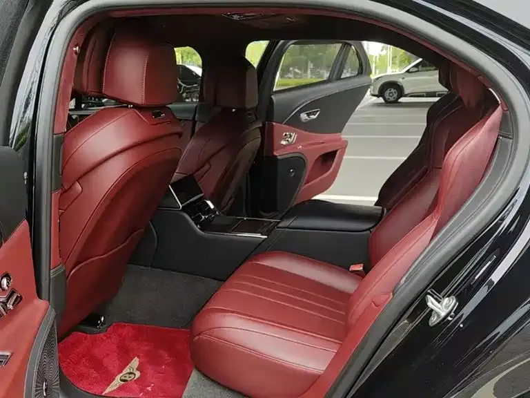 Bentley Flying Spur — фото 6
