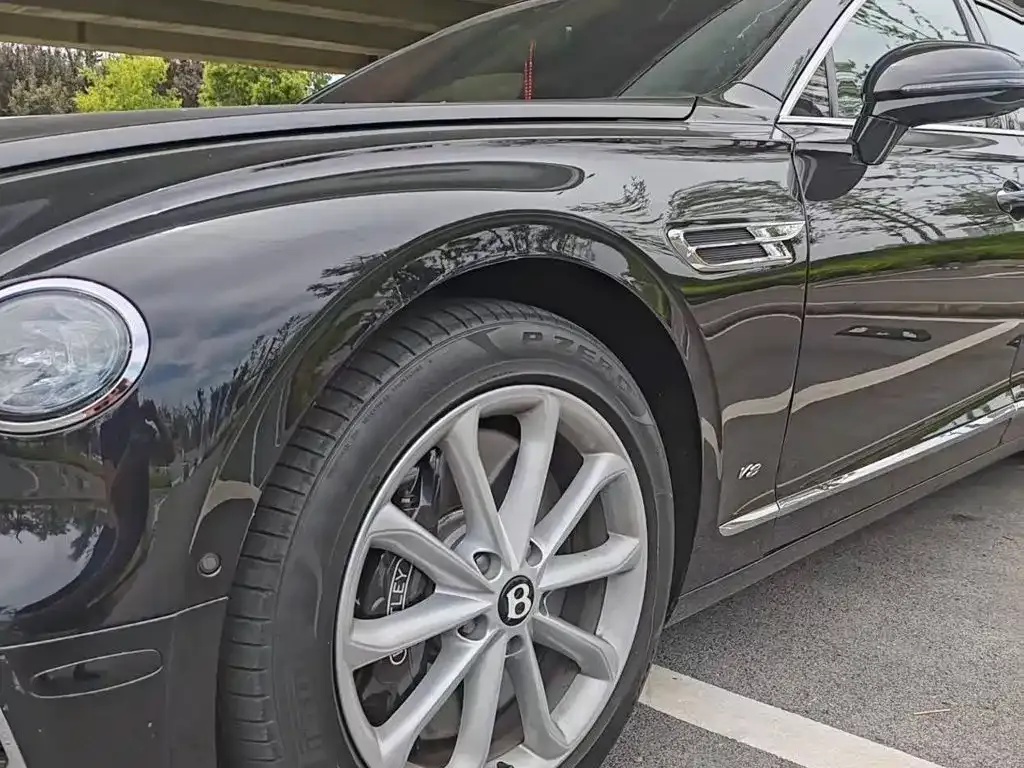 Bentley Flying Spur — фото 4