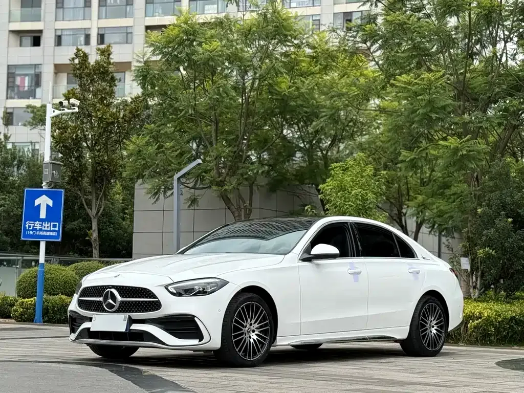 Mercedes-Benz C-Class — фото 1