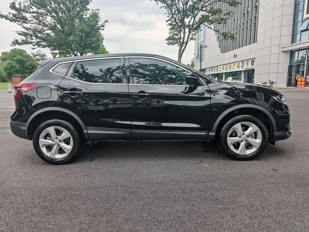 Nissan Qashqai — фото 8