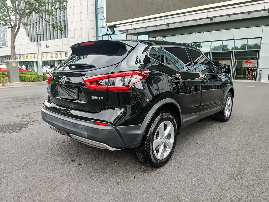 Nissan Qashqai — фото 7