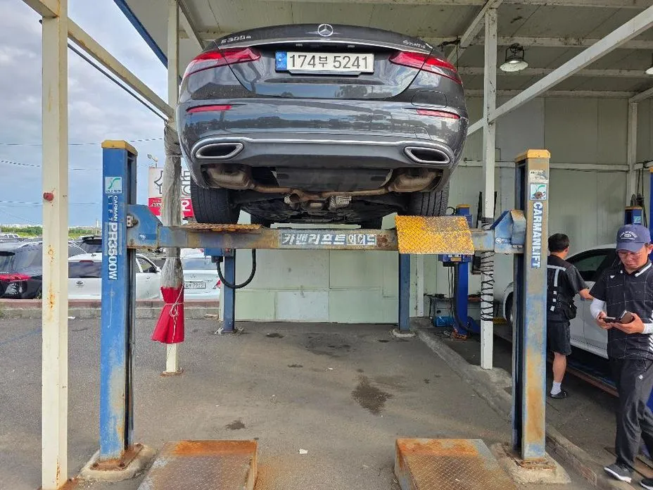 Mercedes-Benz E-Class 2021 из KR, фото 2