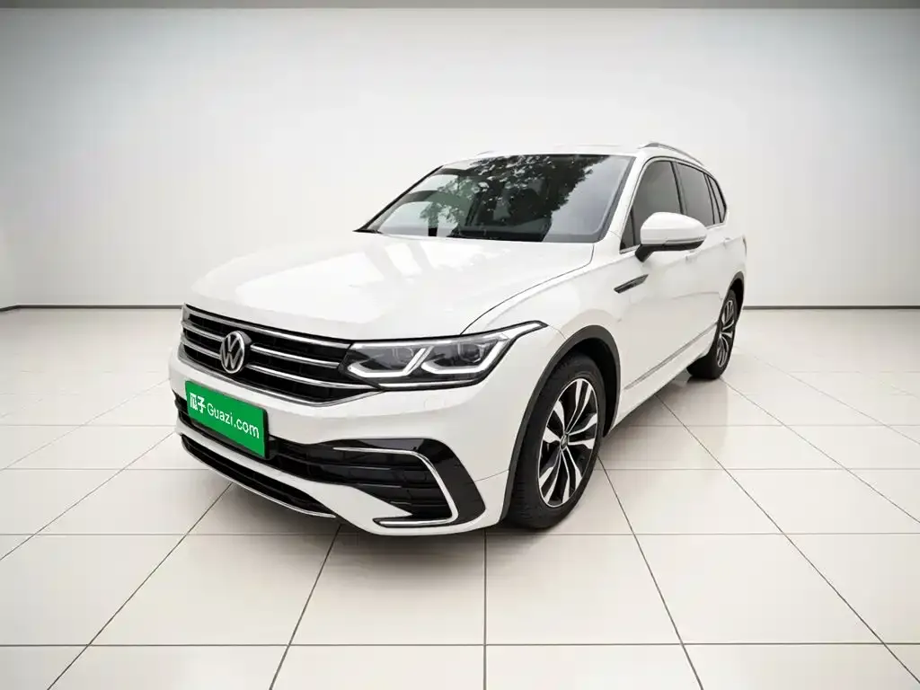 Volkswagen Tiguan L — фото 8