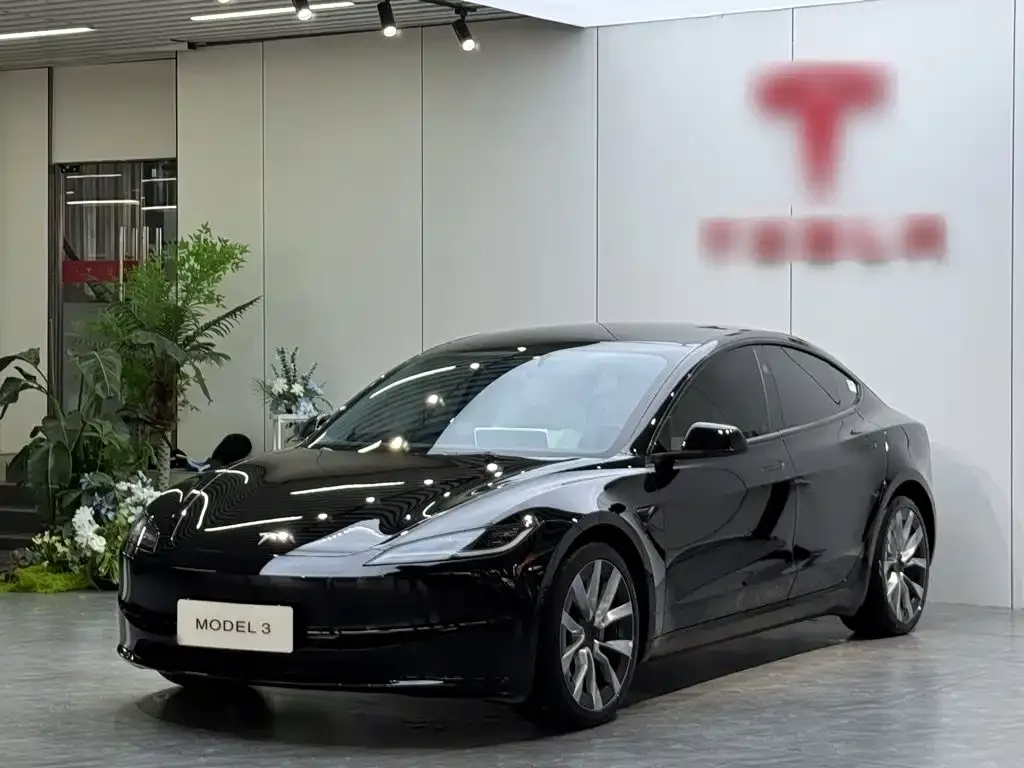Tesla Model 3 — фото 4