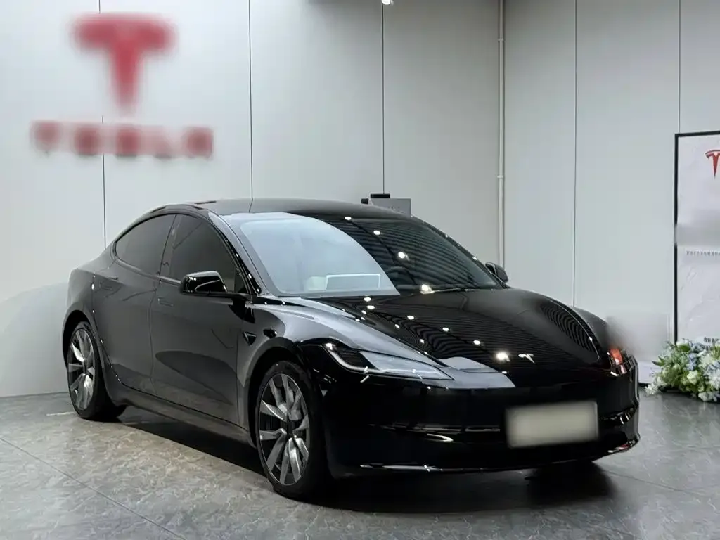 Tesla Model 3 — фото 2