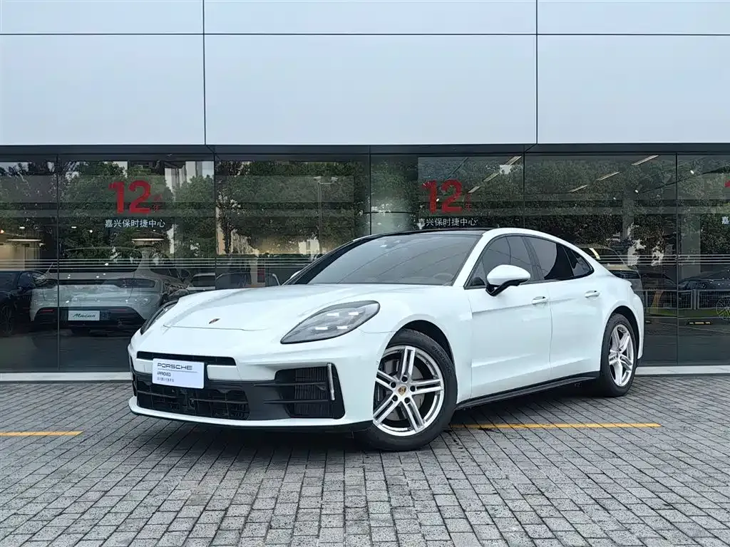Porsche Panamera — фото 1