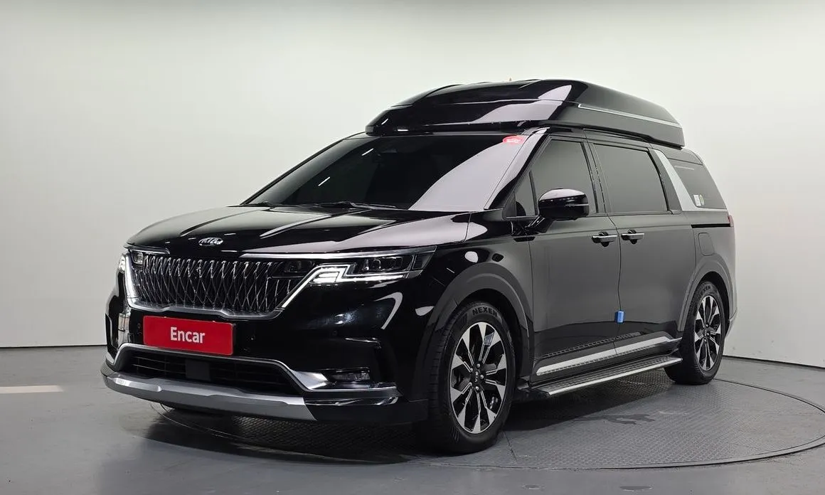Kia Carnival 9-Seater Hi-Limousine 1