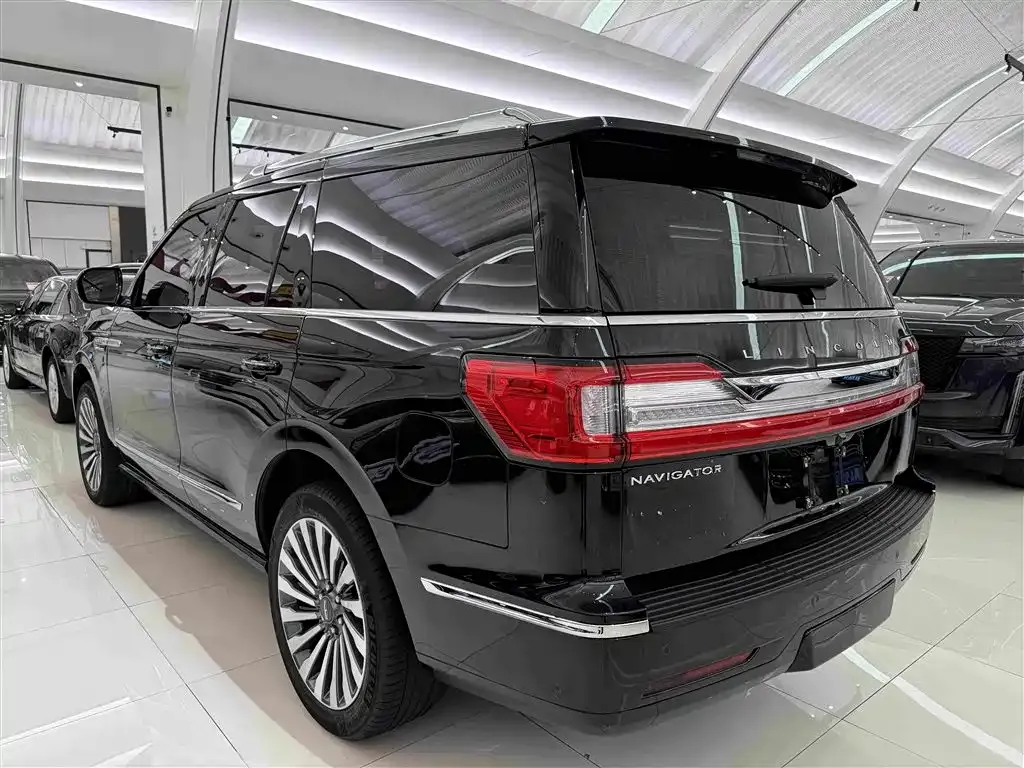 Lincoln Navigator — фото 9