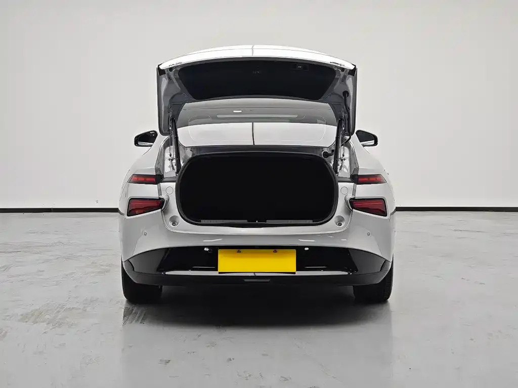 XPeng P7 — фото 8