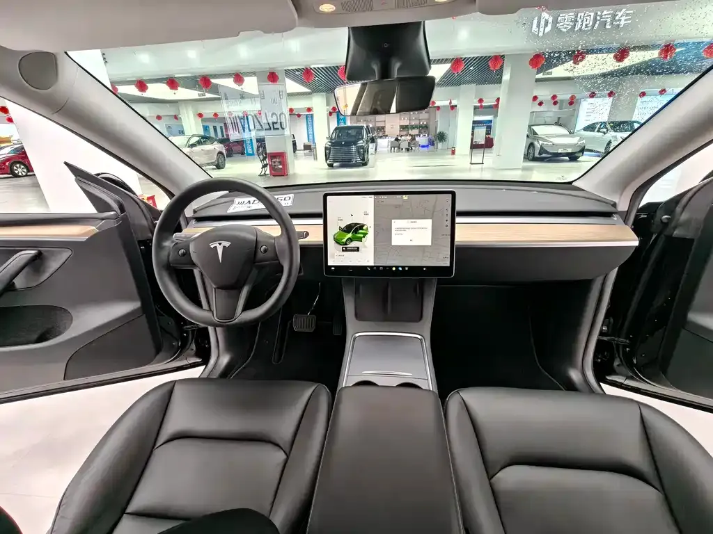 Tesla Model Y — фото 3