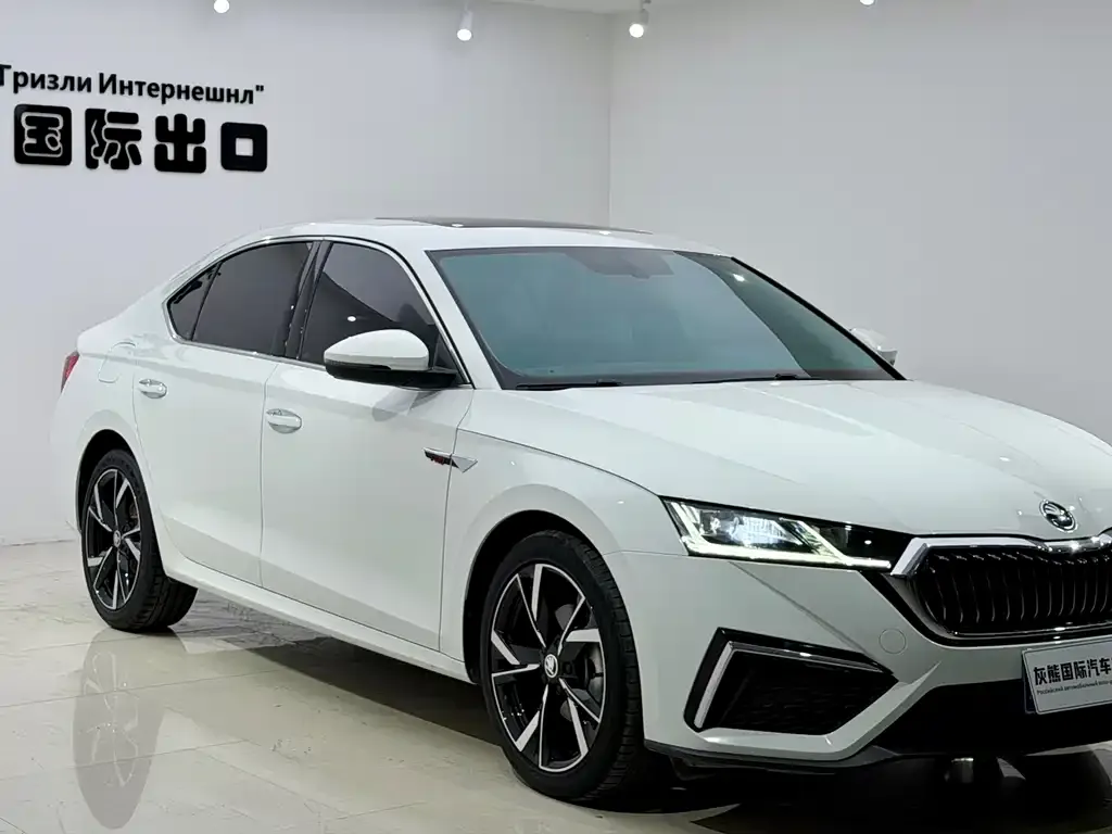 Skoda Octavia — фото 2