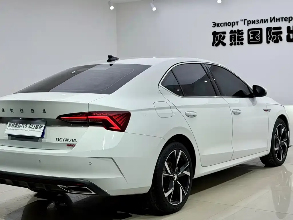 Skoda Octavia — фото 10