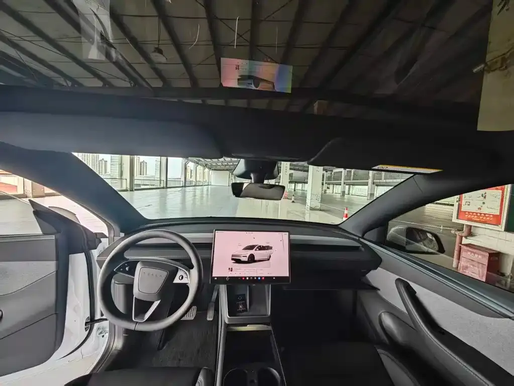 Tesla Model Y — фото 2