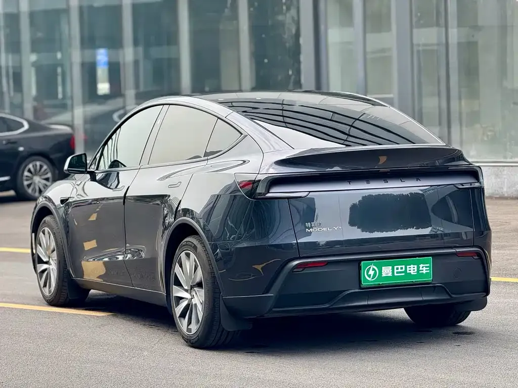 Tesla Model Y — фото 2