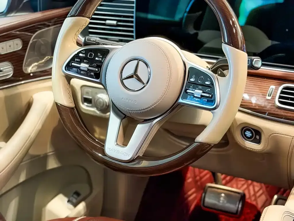 Mercedes-Benz GLS — фото 5