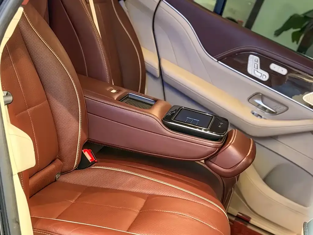 Mercedes-Benz GLS — фото 10