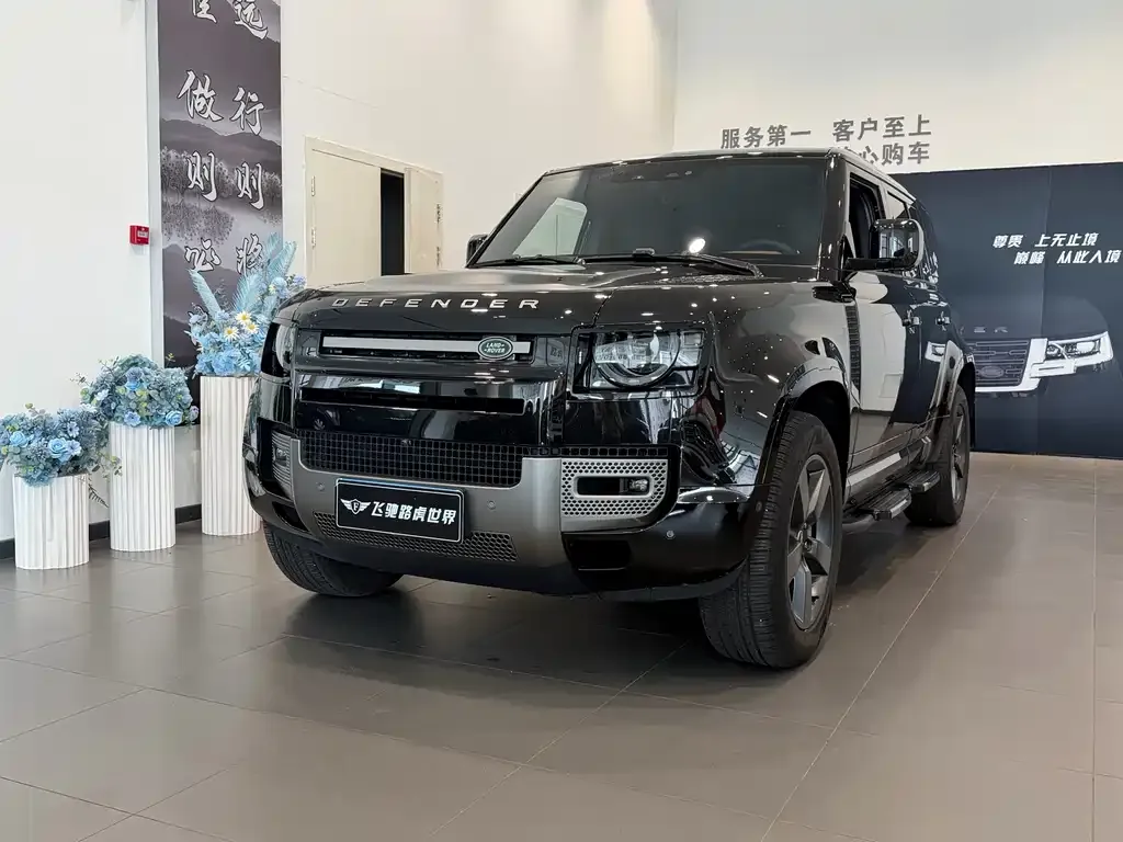 Land Rover Defender — фото 1