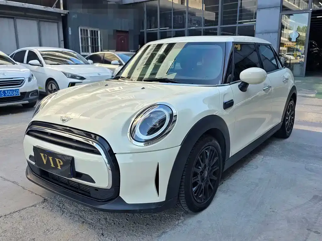 MINI Cooper (3-door) — фото 1