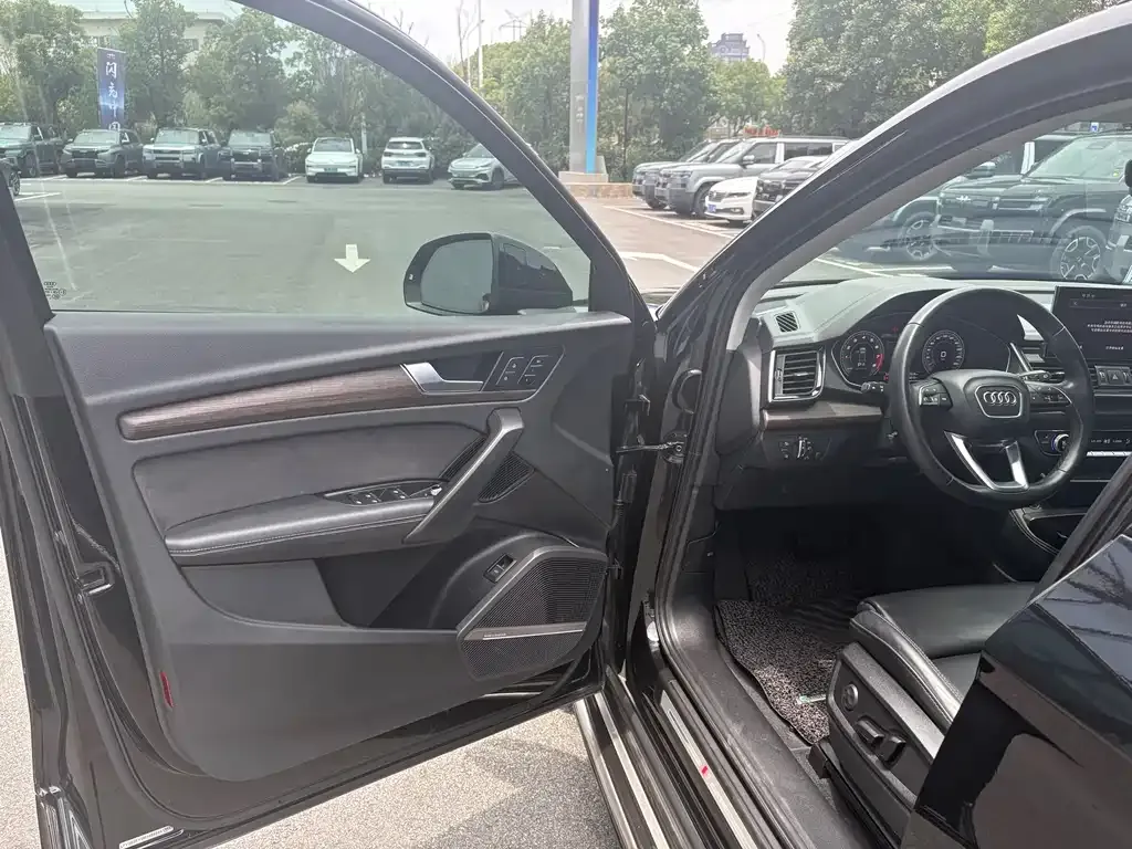 Audi Q5L 2023 из CN, фото 7