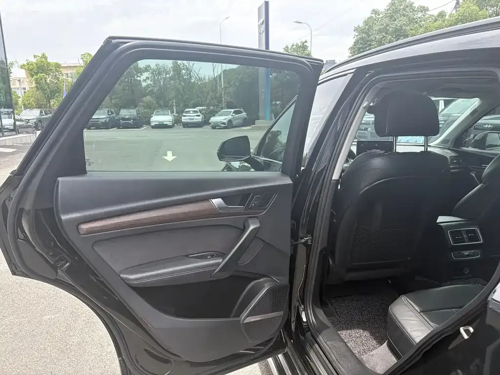 Audi Q5L 2023 из CN, фото 5