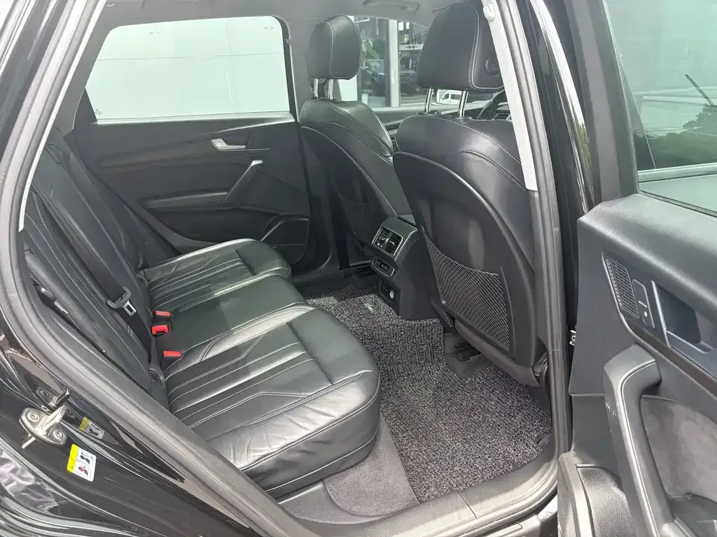 Audi Q5L 2023 из CN, фото 3