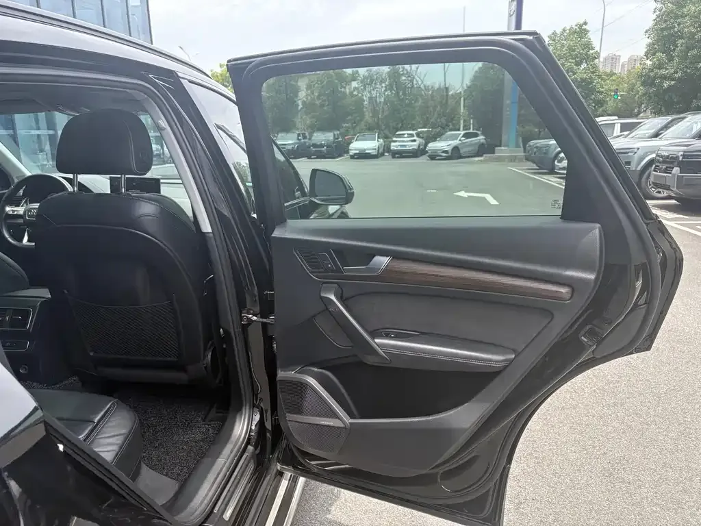 Audi Q5L 2023 из CN, фото 10