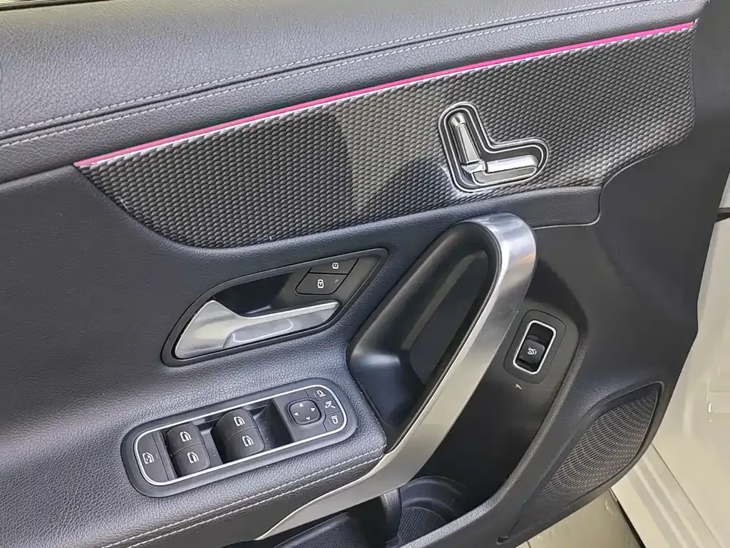 Mercedes-Benz A-Class — фото 10