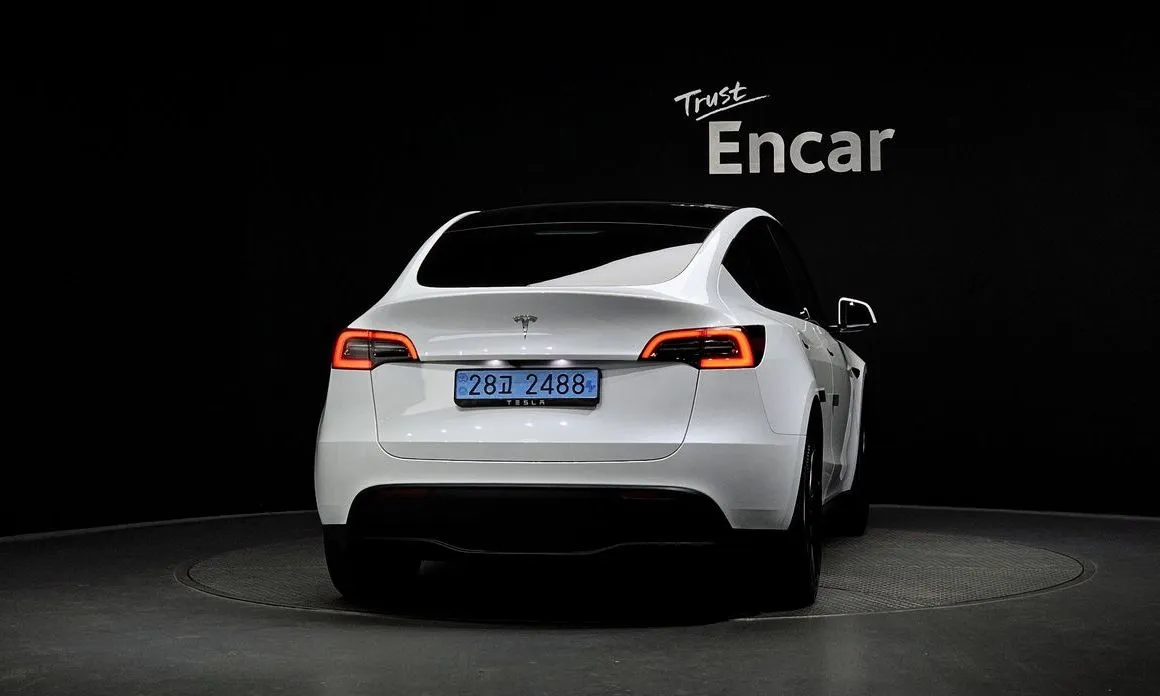 Tesla Model Y — фото 4