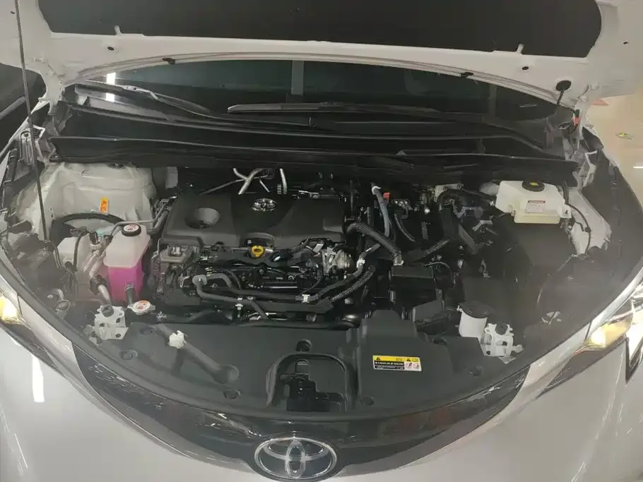 Toyota Granvia — фото 10