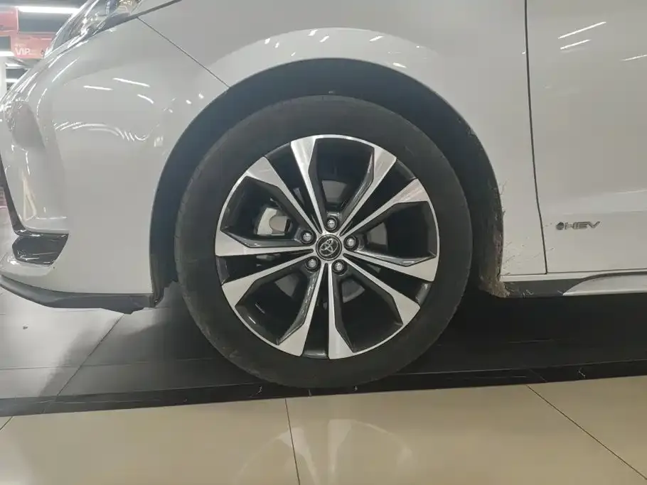 Toyota Granvia — фото 9