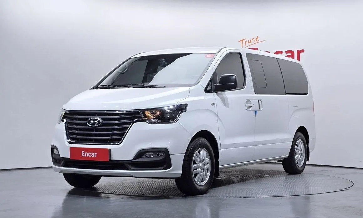 Hyundai Starex — фото 1