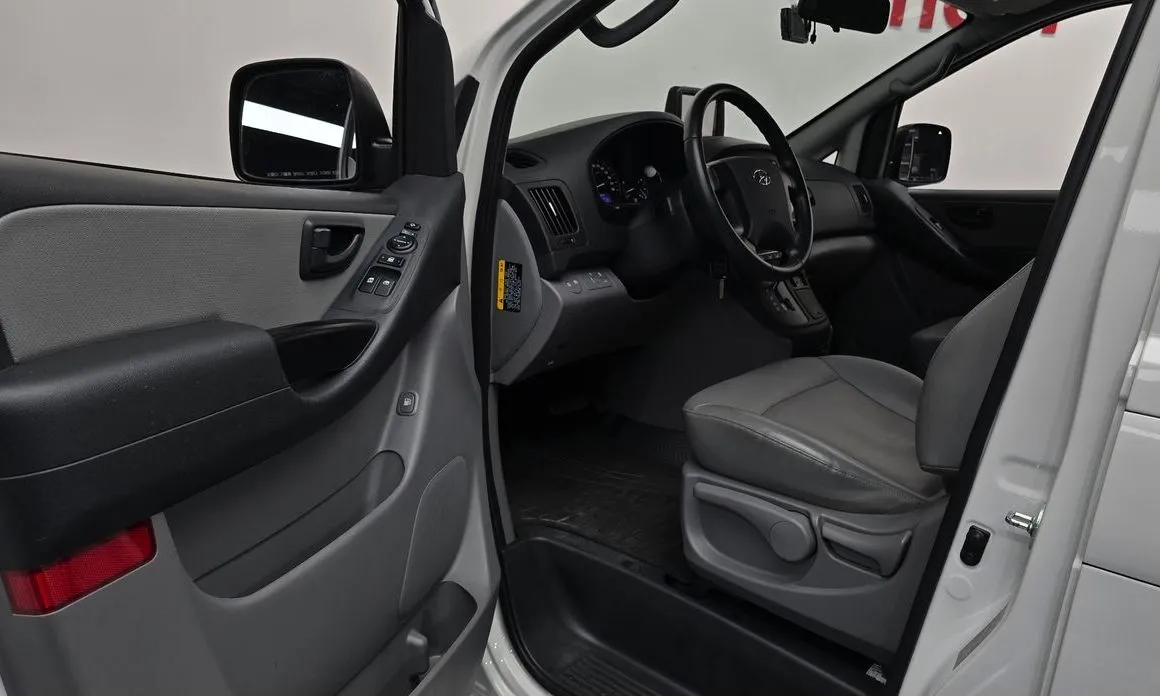 Hyundai Starex — фото 10