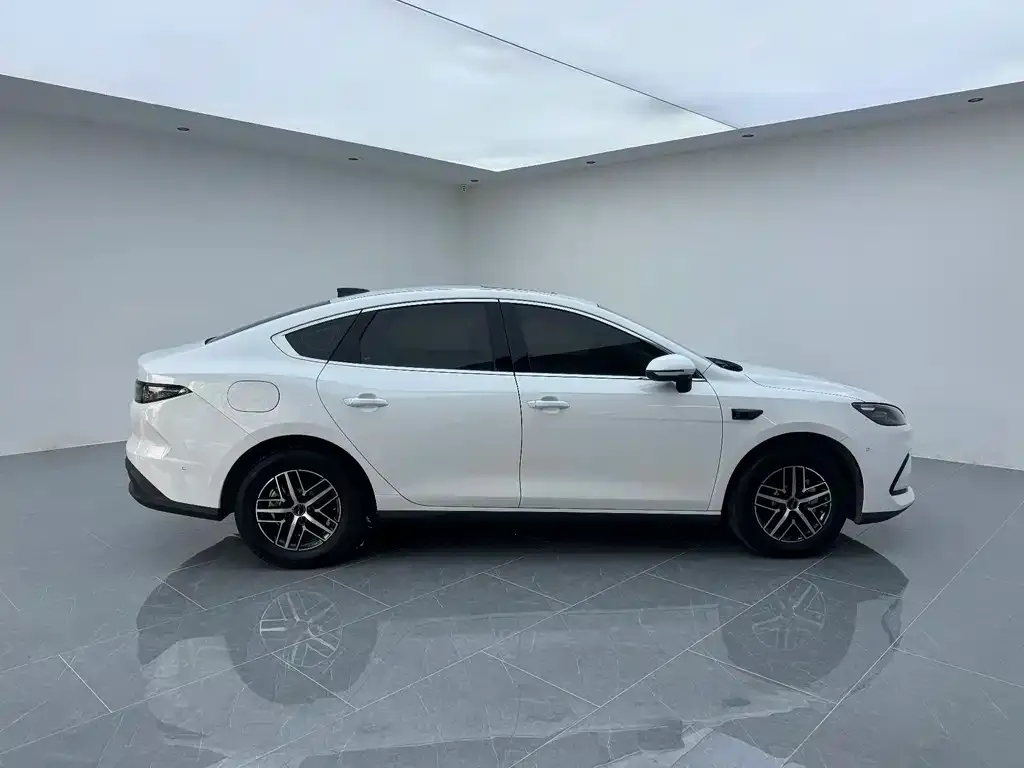 BYD Seal 05 DM-i — фото 4