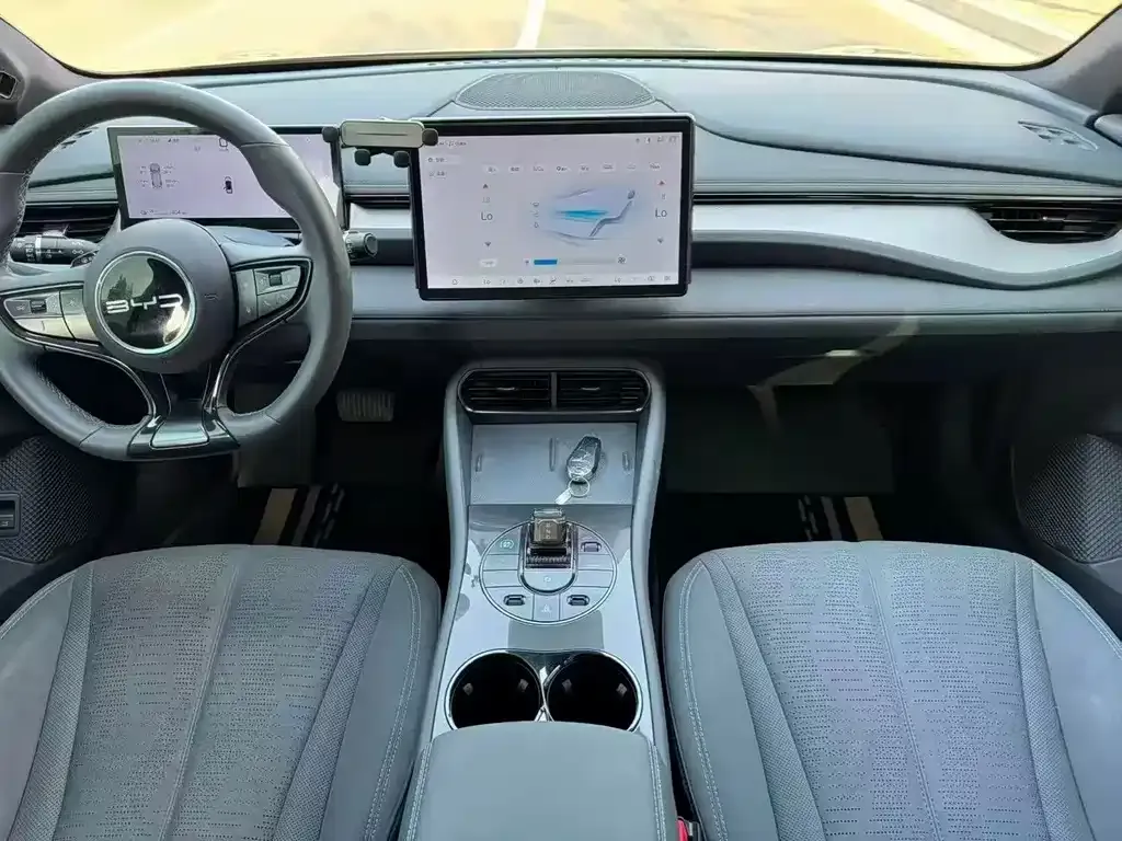 BYD Seal 06GT — фото 8
