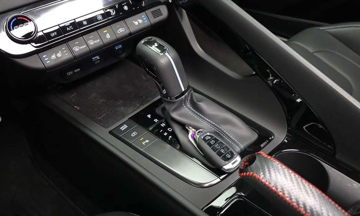 Hyundai AVANTE — фото 9