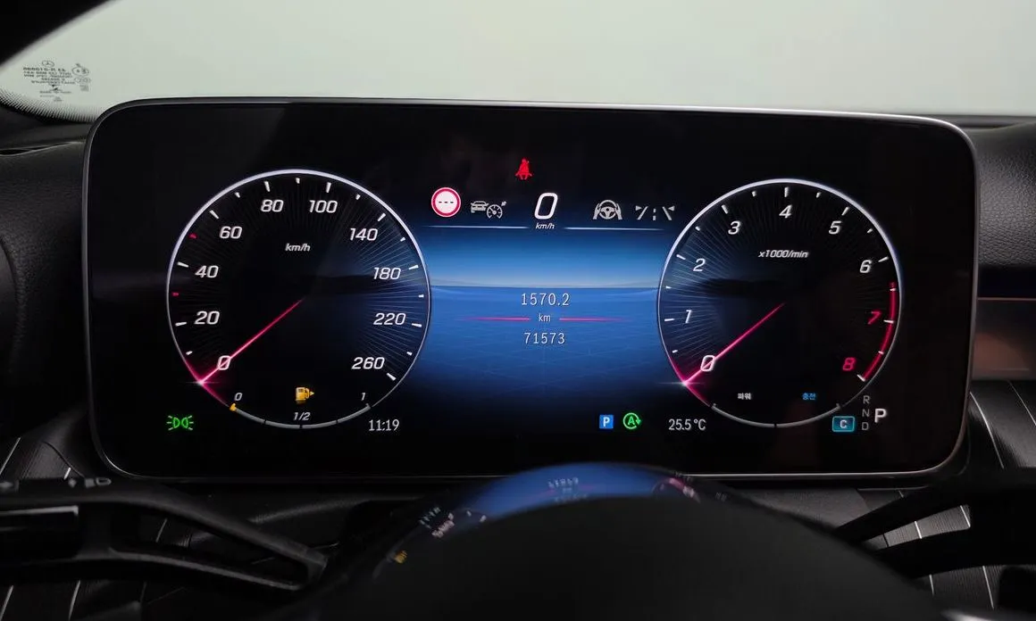 Mercedes-Benz C-Class 2023 из KR, фото 8