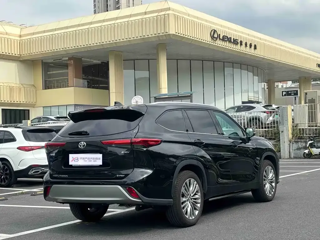 Toyota Highlander — фото 2