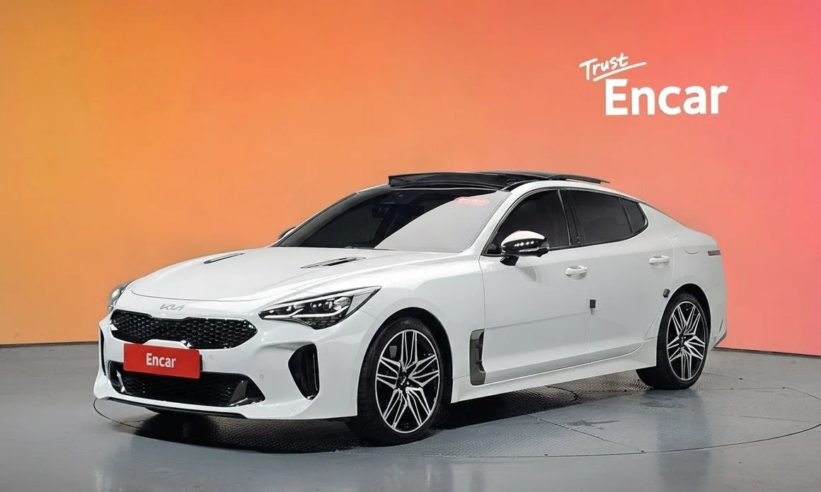 Kia Stinger — фото 1