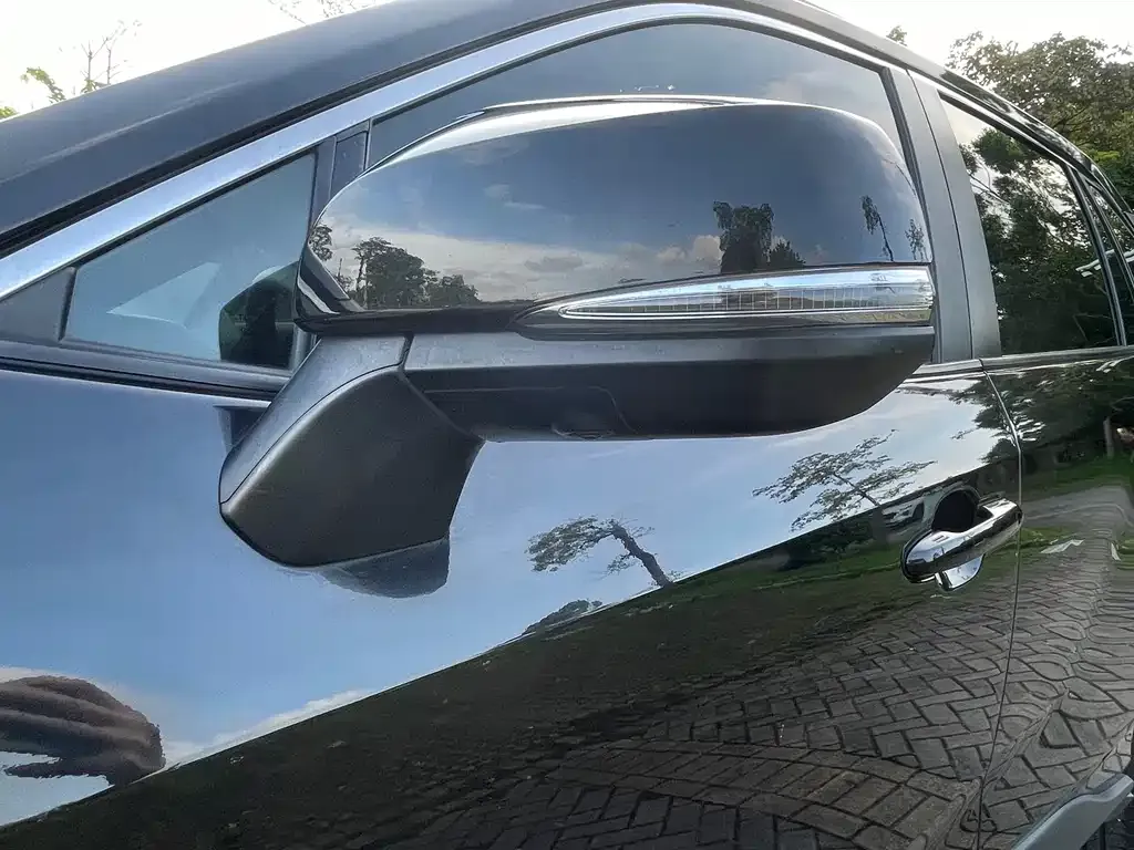 Toyota RAV4 — фото 8