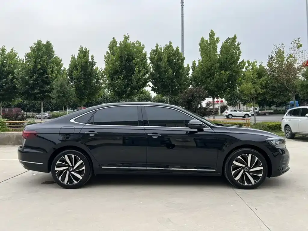 Volkswagen Passat — фото 7