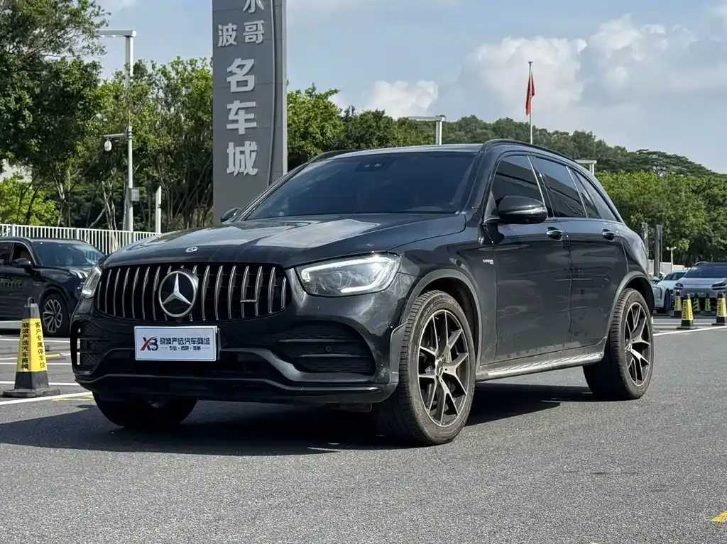 Mercedes-Benz GLC AMG — фото 1